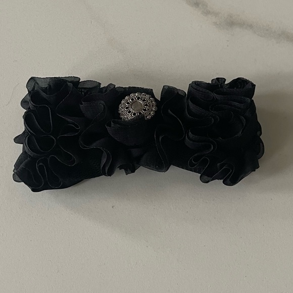 Beautiful Women’s Silk Neck Bow. - Picture 7 of 7